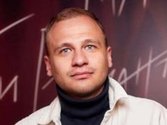 Один из самых перспективных молодых актеров Украины мобилизовался в ВСУ: мама плакала