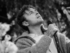 Макс Барских анонсировал мини-альбом  Город дождей : первый сингл  Все ок  уже в сети