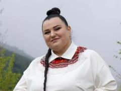  Я не разрешаю!  Alyona Alyona раскрыла, почему ее бойфренд не может уехать из села и не ходит с певицей на светские события