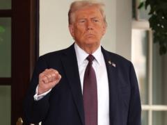 В США готовят долларовую монету с изображением Трампа - СМИ