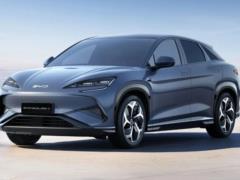 Украинцы массово покупают новые авто: сколько стоит самая популярная машина