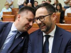 Европарламент снял иммунитет с двух польских депутатов