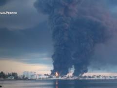 Пожар на нефтебазе в Феодосии: дым распространился на 12 км