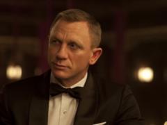 57-летний Дэниел Крейг впервые за год вышел на красную дорожку с красавицей-женой.
