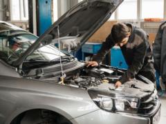 Российский автогигант проигрывает рынок китайским брендам - СЗРУ