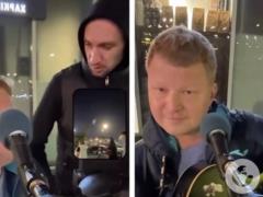  Приятно удивил : конфликт музыканта на кресле колесном и фаната русской музыки получил неожиданный финал после вмешательства по
