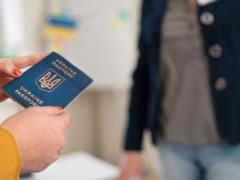 Временную защиту продлили, но есть нюансы: что нужно знать украинским беженцам в Чехии
