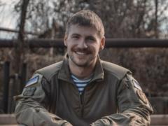 Валерий Маркус, которого называли  секс-символом  ВСУ, сыграл свадьбу после трех лет брака и засветил жену на редком фото
