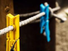 Почему одежда зимой кажется влажной, даже если она сухая: объяснение