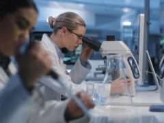 В США создали  супервакцину , которая блокирует развитие рака