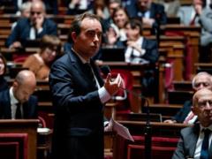 Правительство Франции пережило вотум недоверия