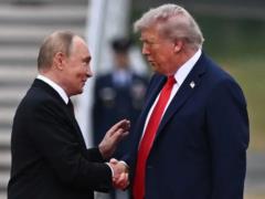 Очередная встреча с Путиным представляет для Трампа значительный риск — Bloomberg