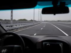 В Киеве ограничили движение по Подольскому мосту во время тревог