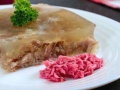 Как правильно готовить холодец, чтобы он получился прозрачным и вкусным: 4 главных правила