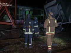 В Сумской области обесточены некоторые участки железной дороги. Движение поездов приостановлено