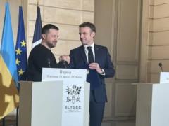 После новых атак РФ Зеленский обсудил с Макроном защиту энергетики
