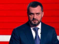 С экс-главы МВД Захарченко взыскали более 400 млн в доход государства