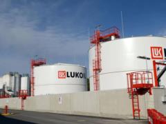 Санкции Трампа больно ударили по России: что происходит с ее нефтяными гигантами