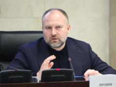 После антикоррупционного расследования глава Госфинмона  застрял  в Європі: чем вредят Украине командировки Пронина за границу