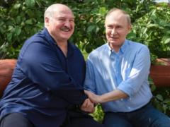  Орешник  еще не в Беларуси, а Лукашенко уже угрожает  бахнуть  по Западу