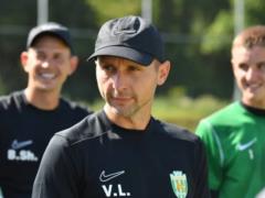 УАФ отстранила главного тренера  Карпат  после массовой драки в дерби