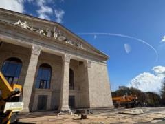 Оккупанты готовятся открыть драмтеатр в Мариуполе