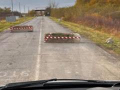 Прорыв границы: возле пунктов пропуска начали устанавливать бетонные блоки