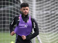 Ex-Arsenal player returns to training with the team