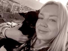 Удар по Славянску: во время кормления животных погибла волонтер