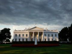 Шатдаун в США длится рекордные 35 дней: тысячи госслужащих без зарплаты, авиарейсы задерживаются