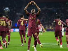 Osimgen scored a hat-trick and defeated Ajax in Amsterdam