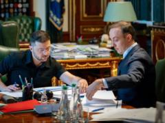 19-й пакет ЕС и удар по добыче Арктике: Зеленский подписал указы о новых санкциях против РФ