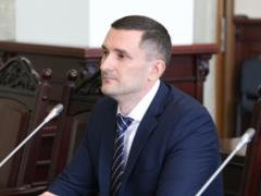  Чтобы купить новый айфон и слетать в Таиланд : кандидат в судьи признался в мотивационном письме, зачем ему такая должность.