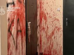Облил дверь бывшей девушки кровью: в Киеве суд вынес приговор мужчине
