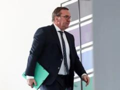Министр обороны Германии предположил, с чем могут быть связаны инциденты с дронами в Бельгии