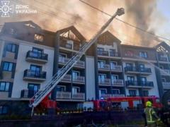 В Буковеле вспыхнул пожар в отеле