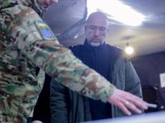 Шмыгаль посетил защитников Волчанска