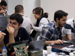 В мире появилась новая религия: люди молятся искусственному интеллекту