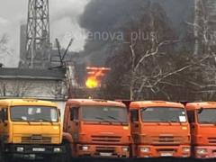 В России прогремели взрывы на НПЗ: начался пожар