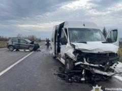 На Прикарпатье в ДТП с автобусом погиб человек, восемь пострадали