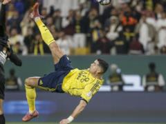 Ronaldo repeating the masterpiece against Buffon s goal in the match for An-Nasr