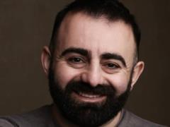 Актёр Арам Арзуманян упал в оркестровую яму во время спектакля