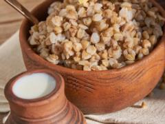 В какой кастрюле варить гречку, чтобы каша была рассыпчатой: делимся кулинарными советами
