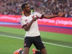 Isak - about the first goal for Liverpool in the Premier League: I understand that this has not been enough for a long time