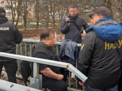 В Закарпатье задержали судью, который требовал у предпринимателей  конфетки