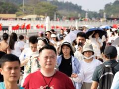Китай вводит налог на презервативы для стимулирования рождаемости