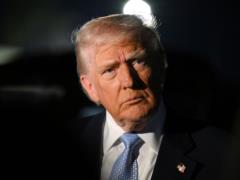 Трамп расширяет запрет на въезд в США для 30 стран после стрельбы возле Белого дома