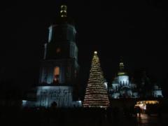 На Софийской площади в Киеве зажгли главную елку Украины