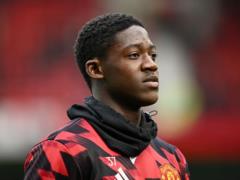 Maine asking Manchester United to let him go on loan for a fee