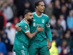 Van Dijk stood on Salah s side in a stand-off against Slot